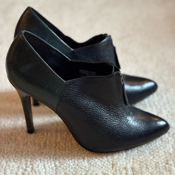 Pour La Victoire Black Stiletto Heels - Picture 4 of 16